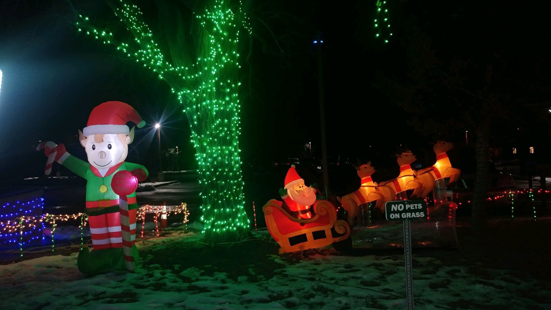 Heroes Christmas Tribute light show — Magic on the Mountain